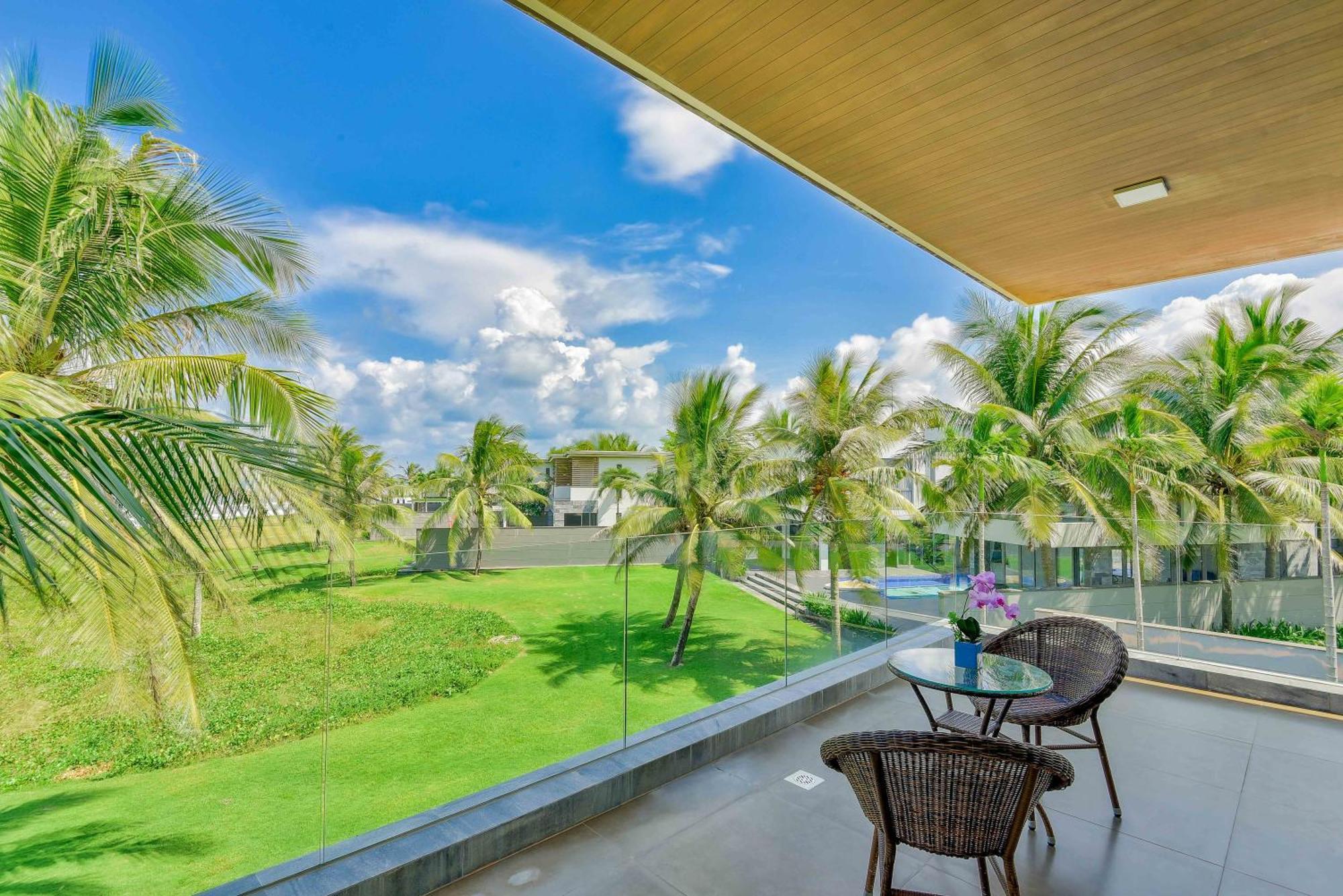 Diamond Beach Villa Da Nang Exterior photo