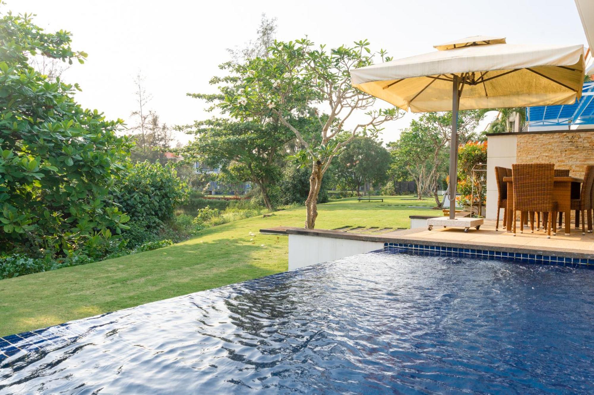 Diamond Beach Villa Da Nang Exterior photo
