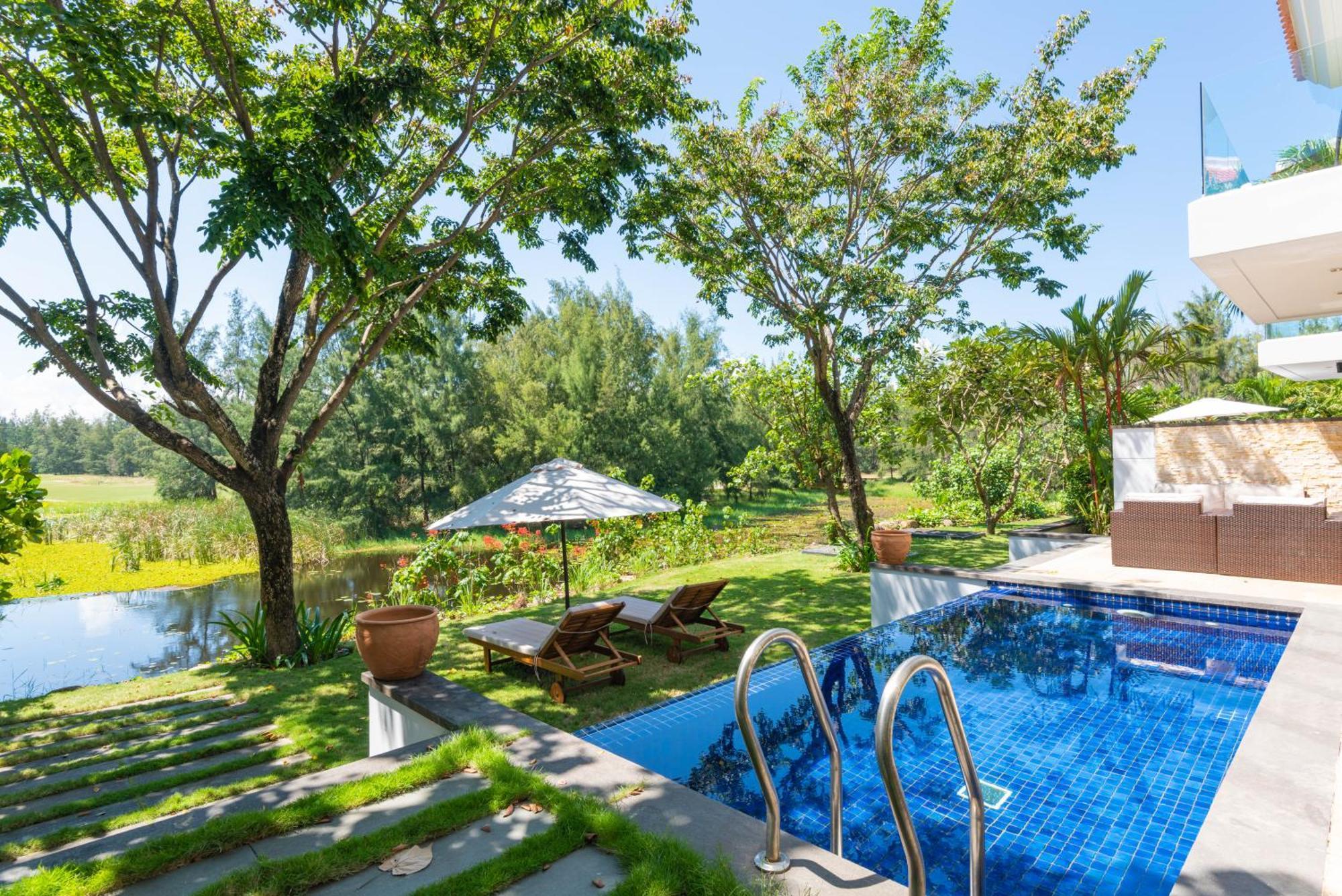 Diamond Beach Villa Da Nang Exterior photo